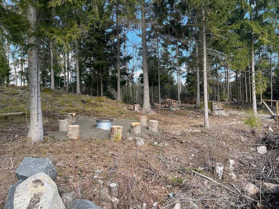 Gaeststuga 100M Fran Sjoen Vislanda Exterior foto
