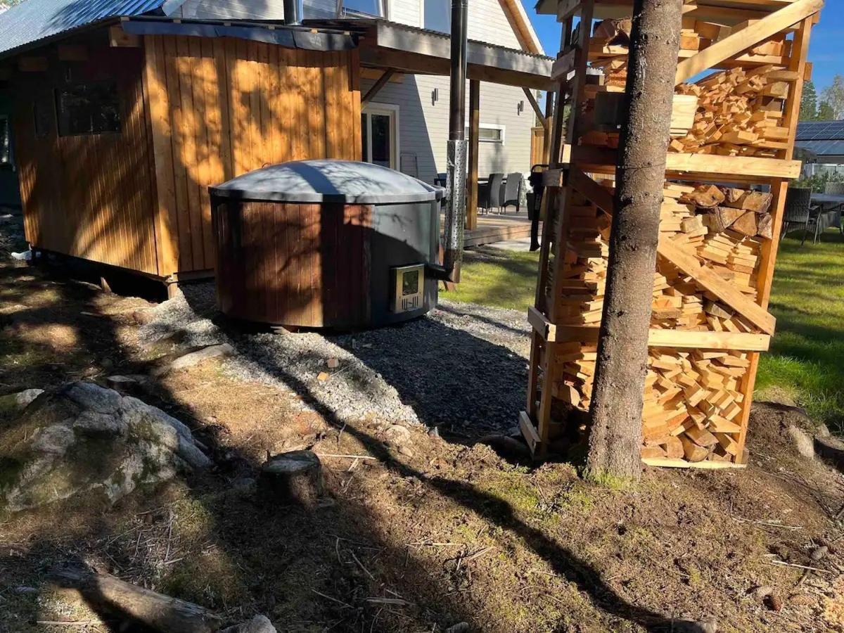 Gaeststuga 100M Fran Sjoen Vislanda Exterior foto